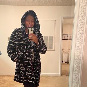 Black & white Betsy Johnson Robe Size M/L